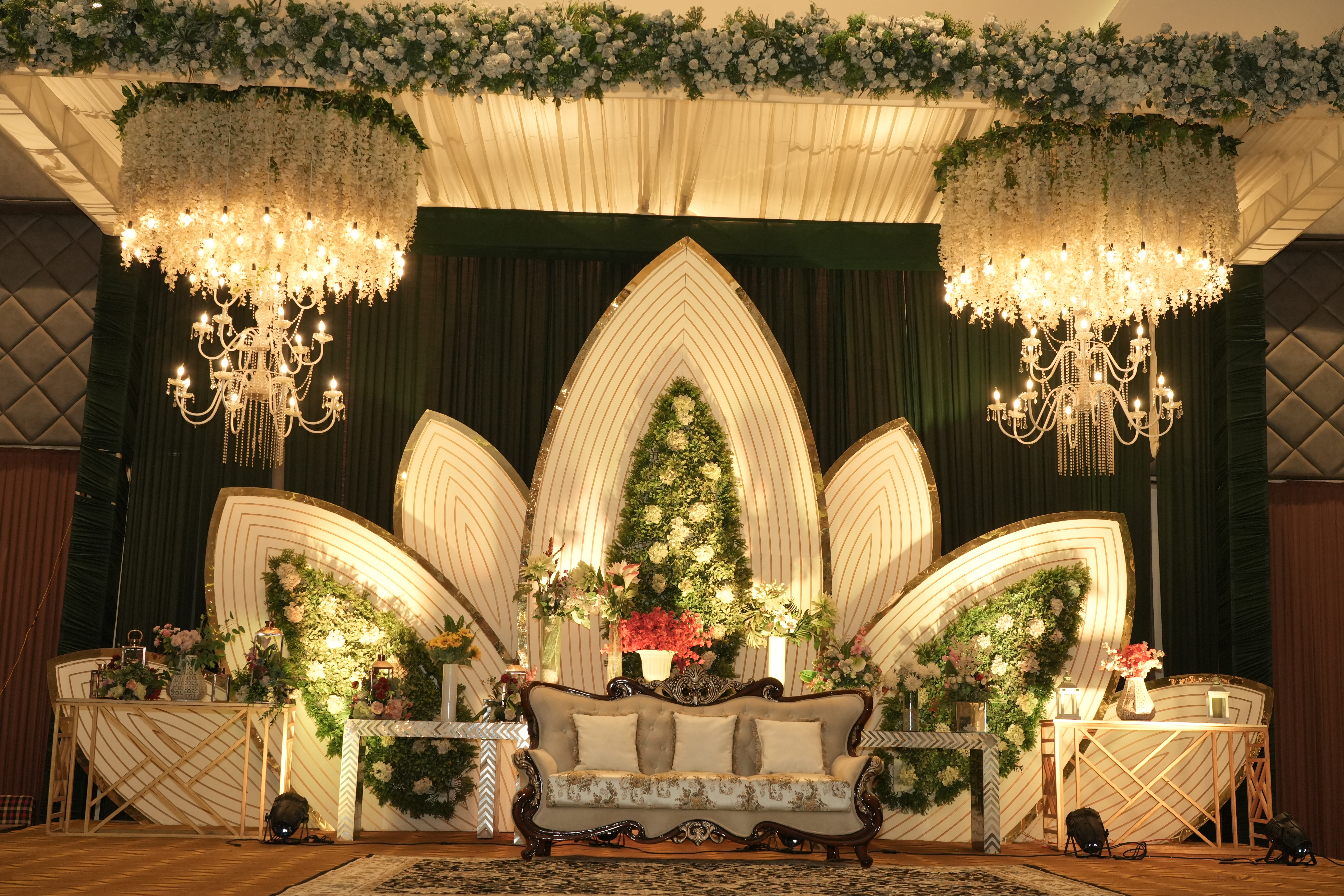 Luxury evening wedding reception